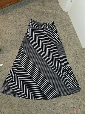 Robert Louis Black Y2k Geometric Chevron Maxi Skirt